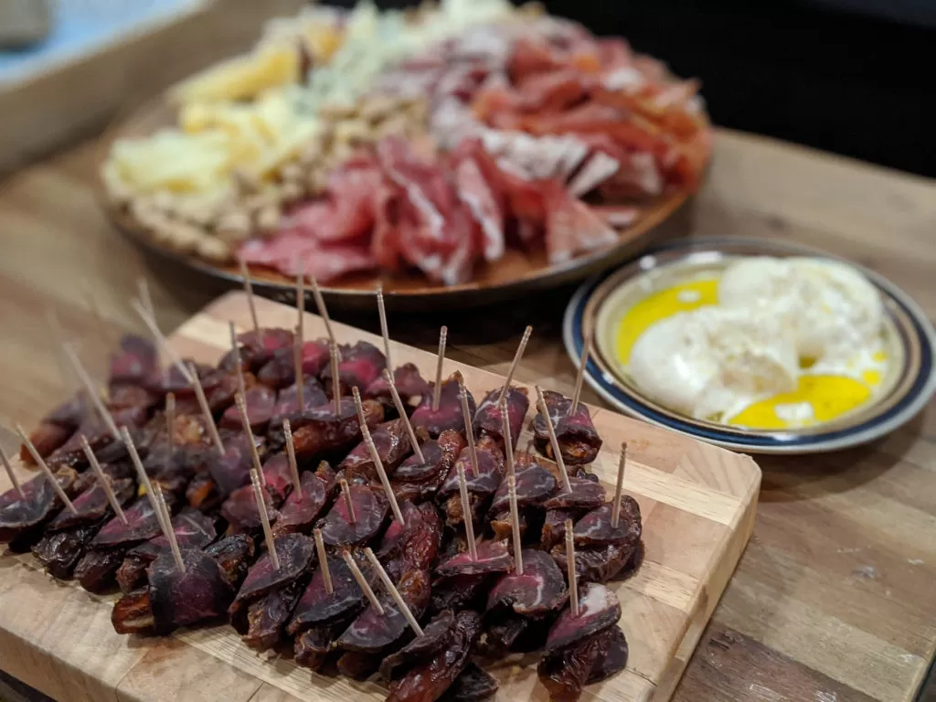 How to make Pastirma with Truffle Oil and Dates
